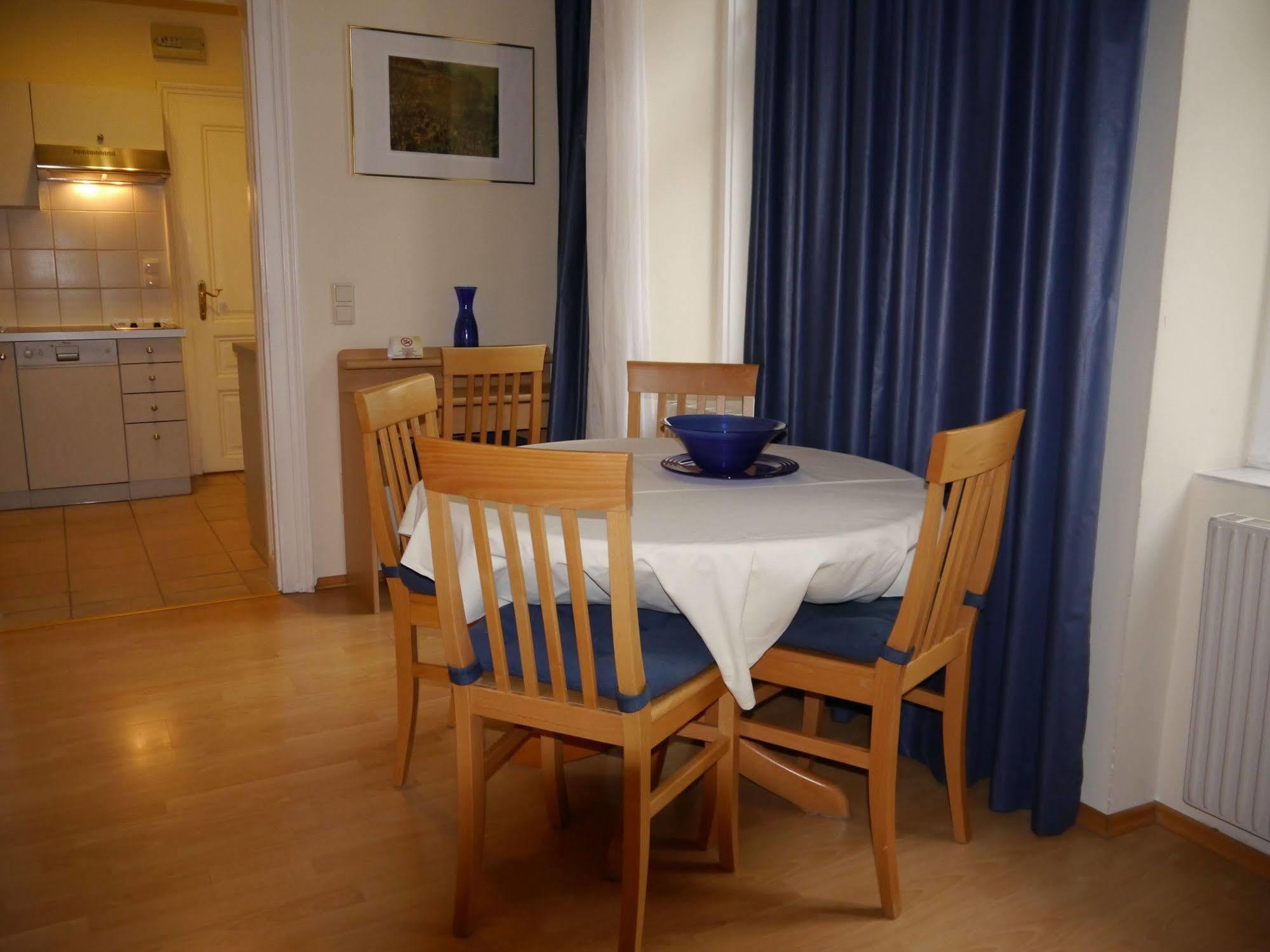 Hotel Caratart Bombolo Viena